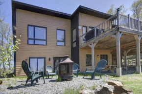 Modern Lakefront Chalet Private Jacuzzi Dock